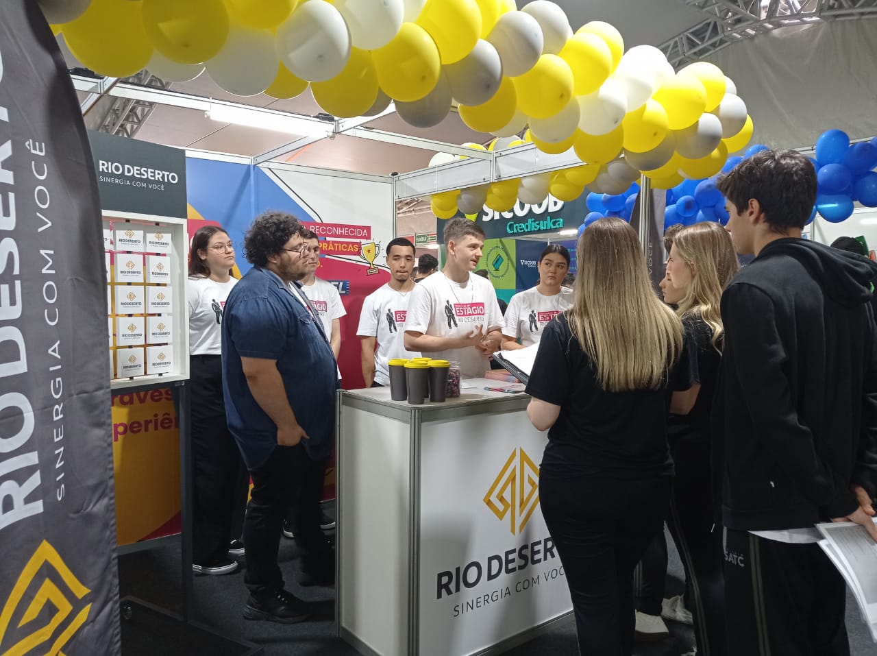 Feira da Empregabilidade: Rio Deserto se destaca com participação de estagiários